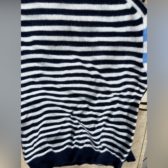 Saks Transitional 100% Cashmere Sweater Navy and Baby Blue Nautical Stripe Large - Picture 6 of 8